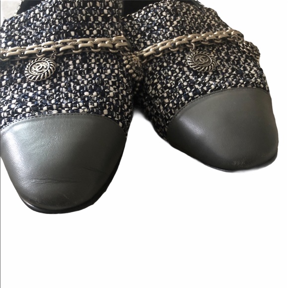 Chanel Tweed Moccasins with charm embellishments - Picture 4 of 9